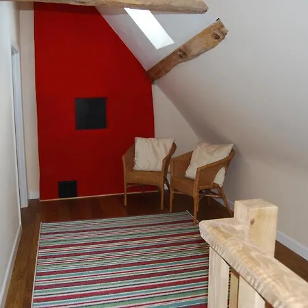 펜션 Farmhouse With Private Pool And Jacuzzi. Mialet (Dordogne)